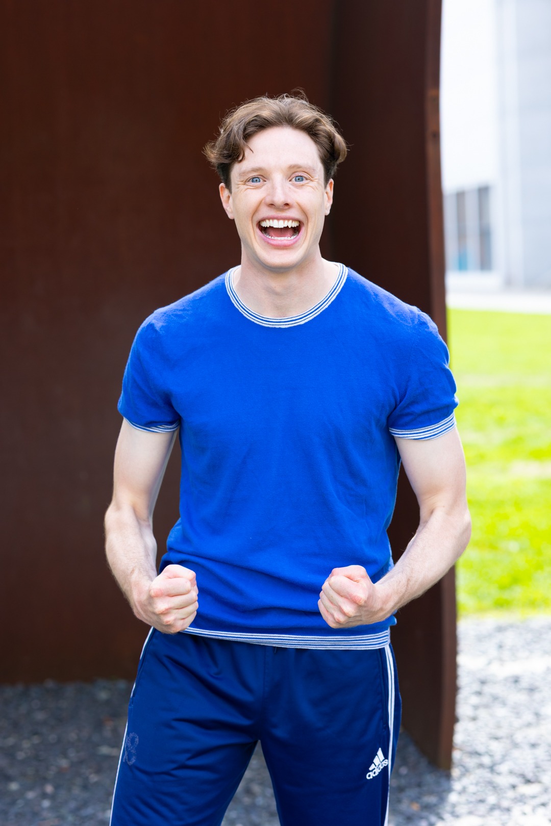 Schauspieler portrait Shooting. Katharina Friedl. Professionelle Schauspielerin aus München beim Business Shooting in der Ammersee Region - kraftvolles Portrait für Personal Brand Fotoshooting und Personalbrandfotografie